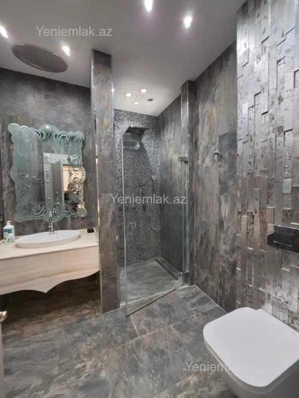 Satılır 4 otaqlı yeni tikili 240 m²