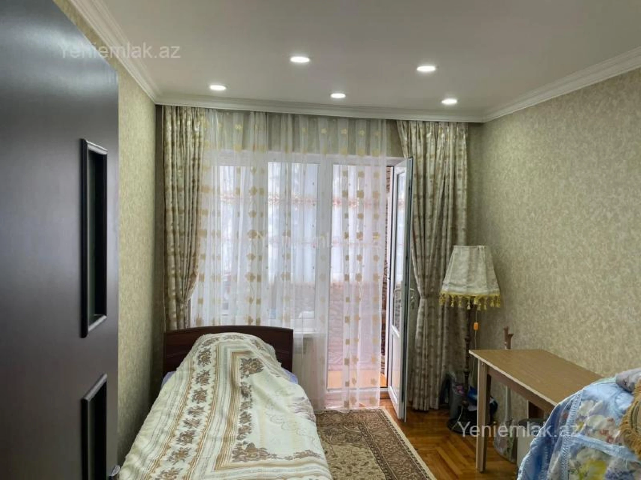 Satılır 2 otaqlı köhnə tikili 50 m²
