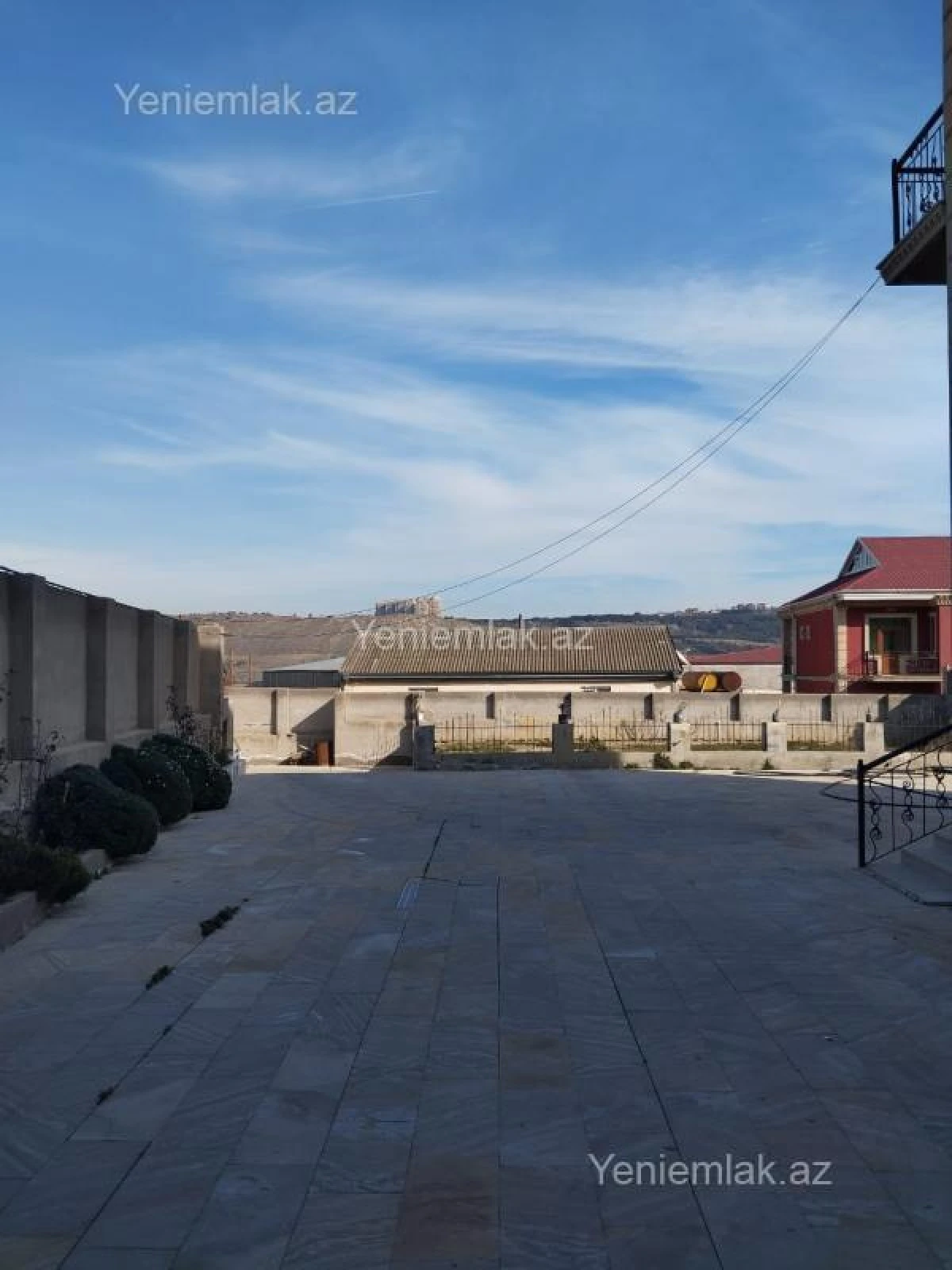 Satılır 11 otaqlı həyət evi 600 m²