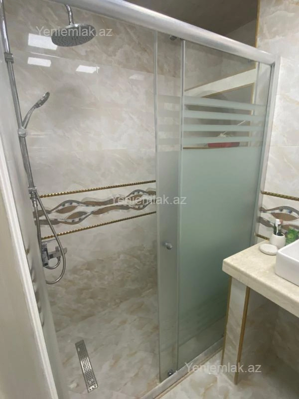 Satılır 2 otaqlı yeni tikili 73 m²