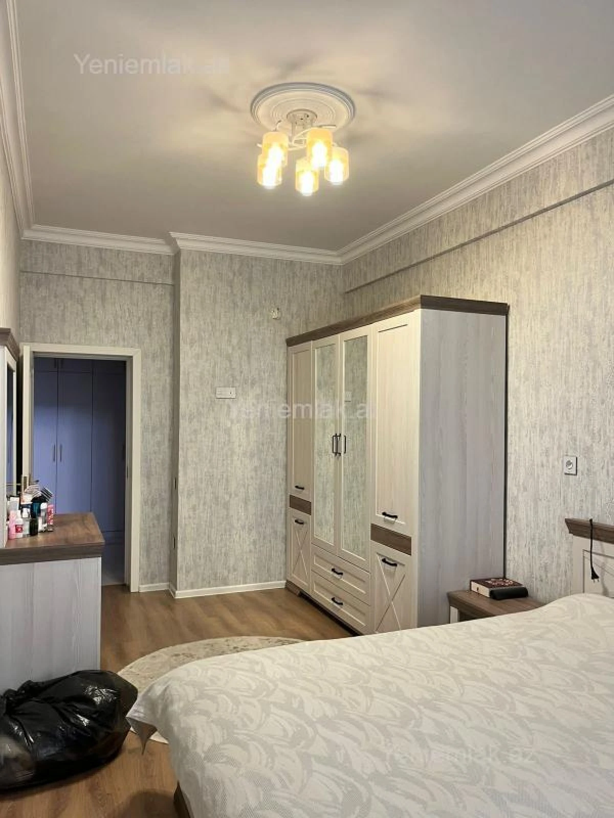 Satılır 2 otaqlı yeni tikili 70 m²