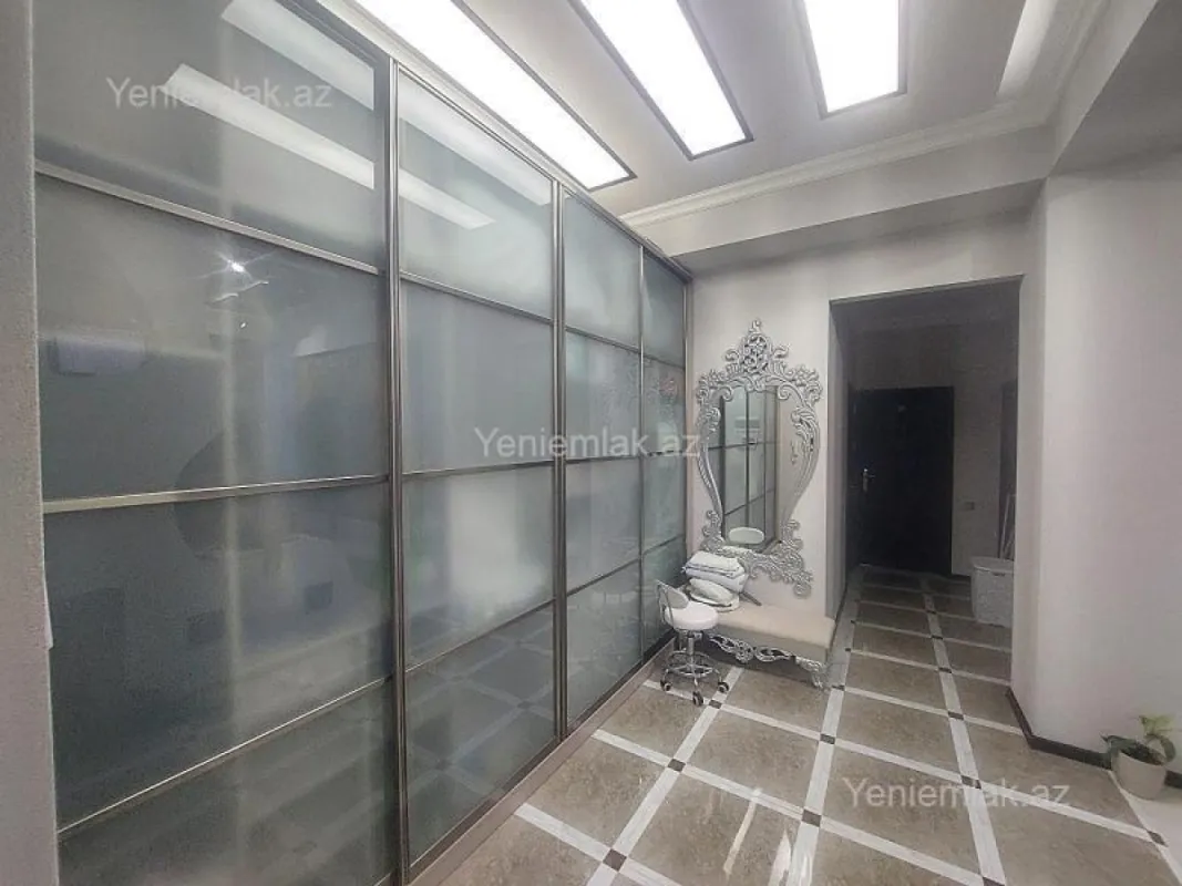 Satılır 4 otaqlı yeni tikili 170 m²