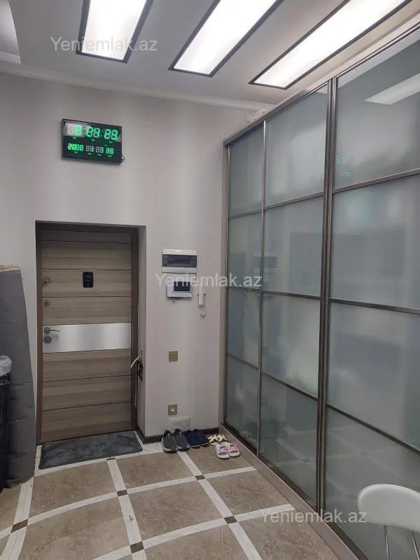 Satılır 4 otaqlı yeni tikili 170 m²