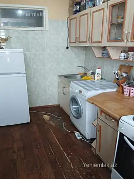 Satılır 3 otaqlı köhnə tikili 80 m²
