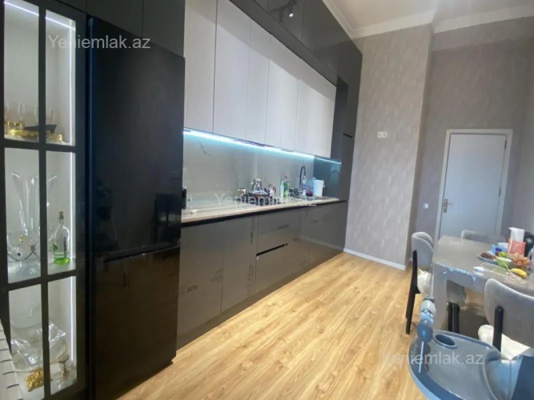 Satılır 4 otaqlı yeni tikili 143 m²