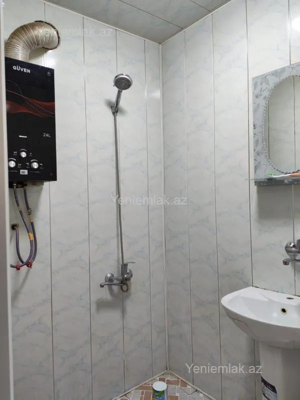 Satılır 1 otaqlı köhnə tikili 42 m²