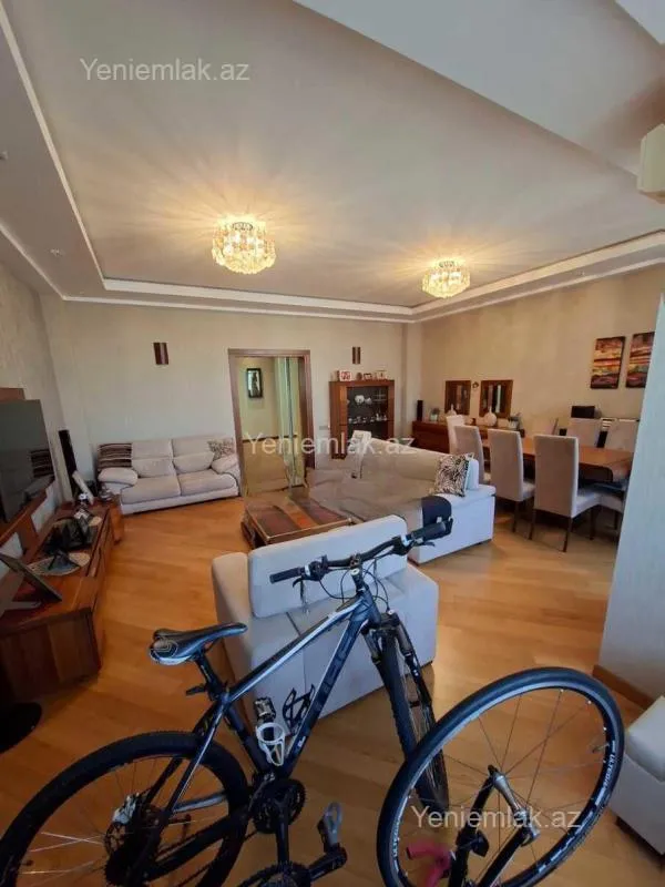 Satılır 4 otaqlı yeni tikili 159 m²