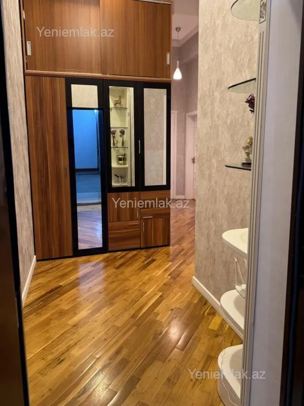 Satılır 3 otaqlı yeni tikili 80 m²