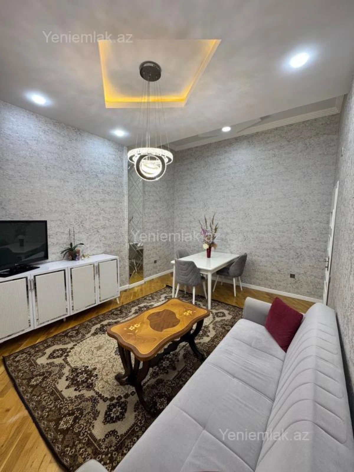 Satılır 3 otaqlı yeni tikili 80 m²