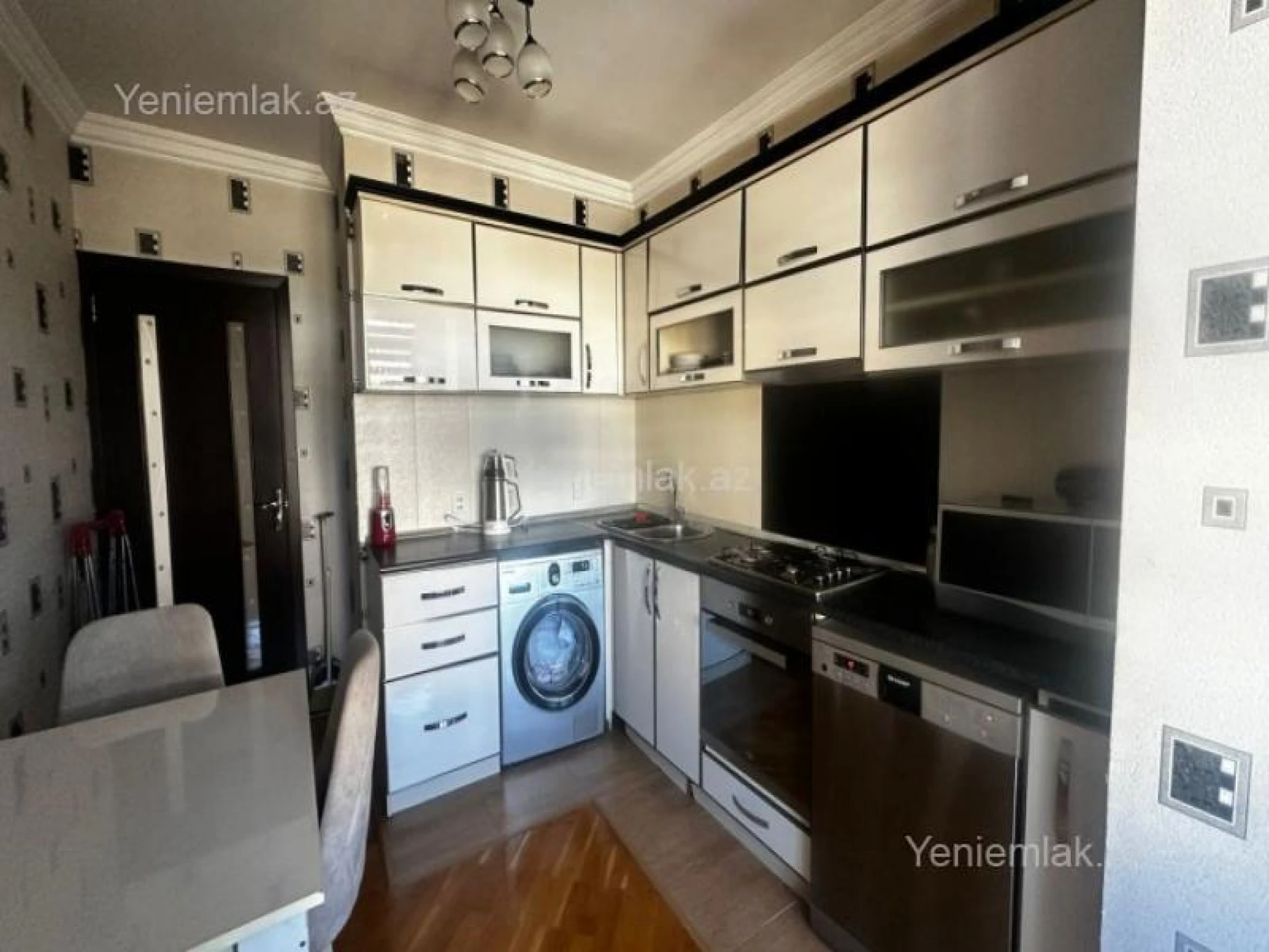 Satılır 3 otaqlı köhnə tikili 80 m²