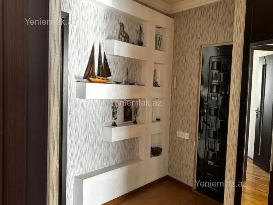 Satılır 3 otaqlı köhnə tikili 80 m²