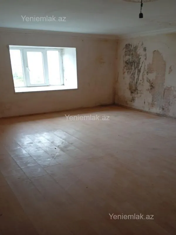 Satılır 9 otaqlı həyət evi 333 m²