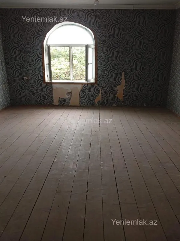 Satılır 9 otaqlı həyət evi 333 m²