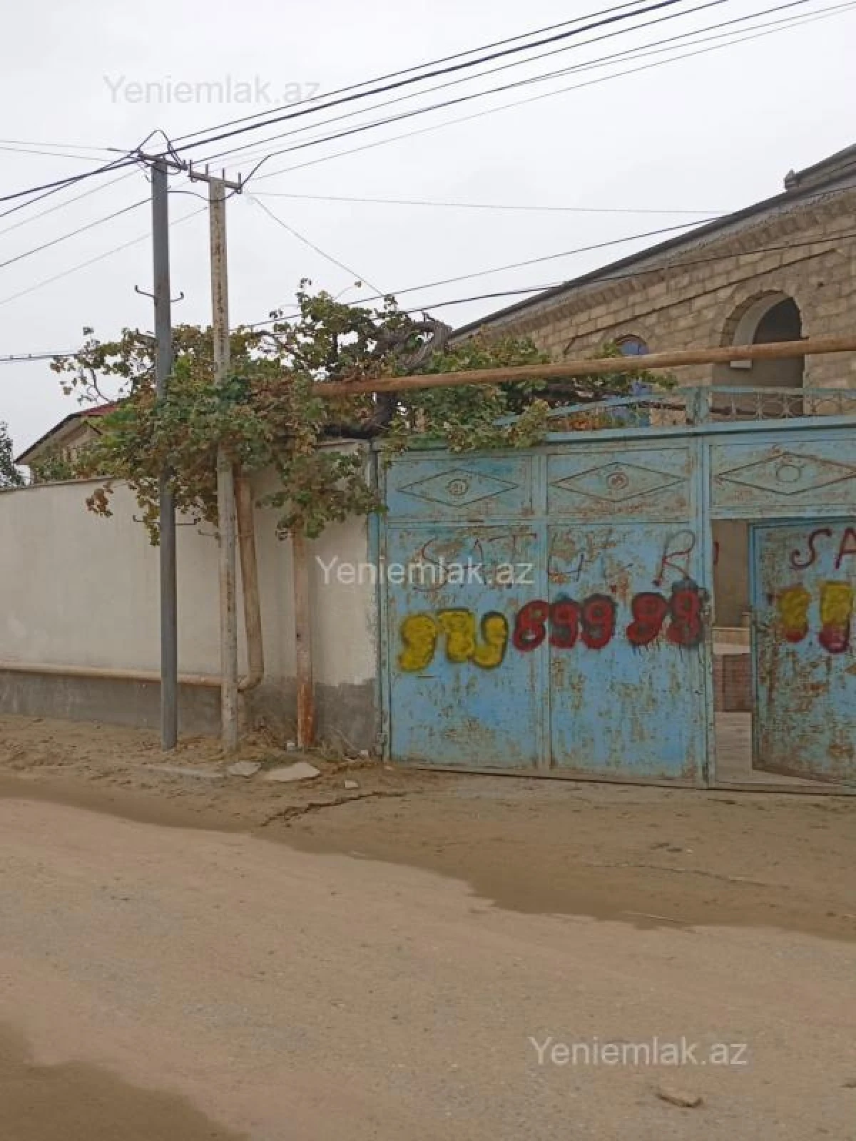 Satılır 9 otaqlı həyət evi 333 m²