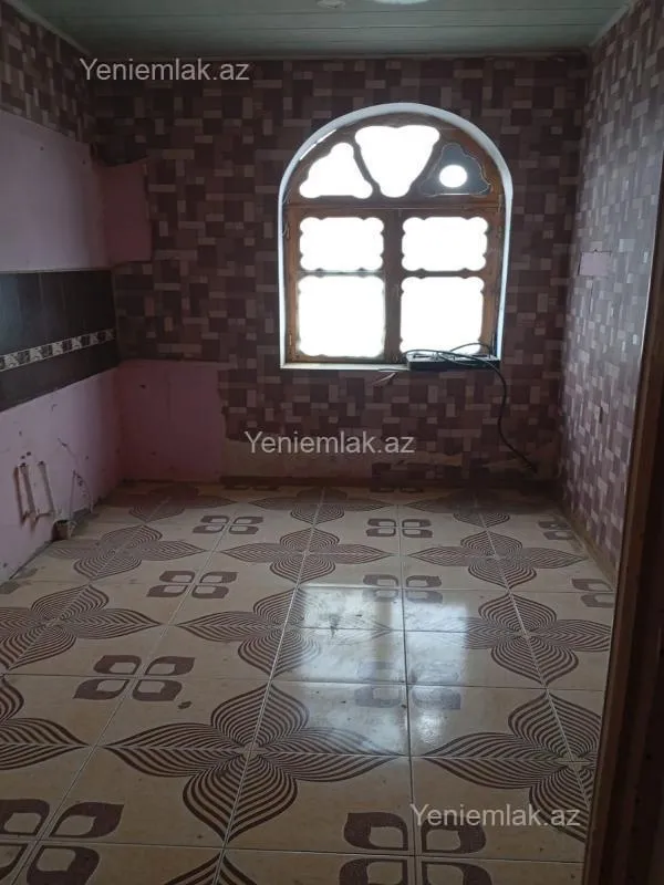 Satılır 9 otaqlı həyət evi 333 m²
