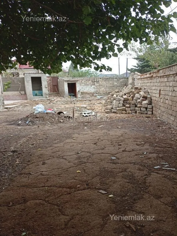 Satılır 9 otaqlı həyət evi 333 m²