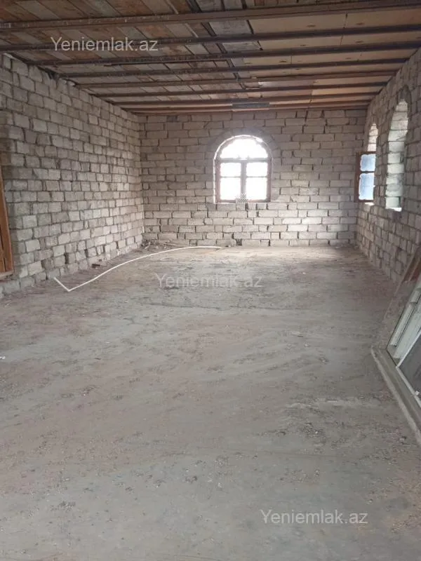 Satılır 9 otaqlı həyət evi 333 m²