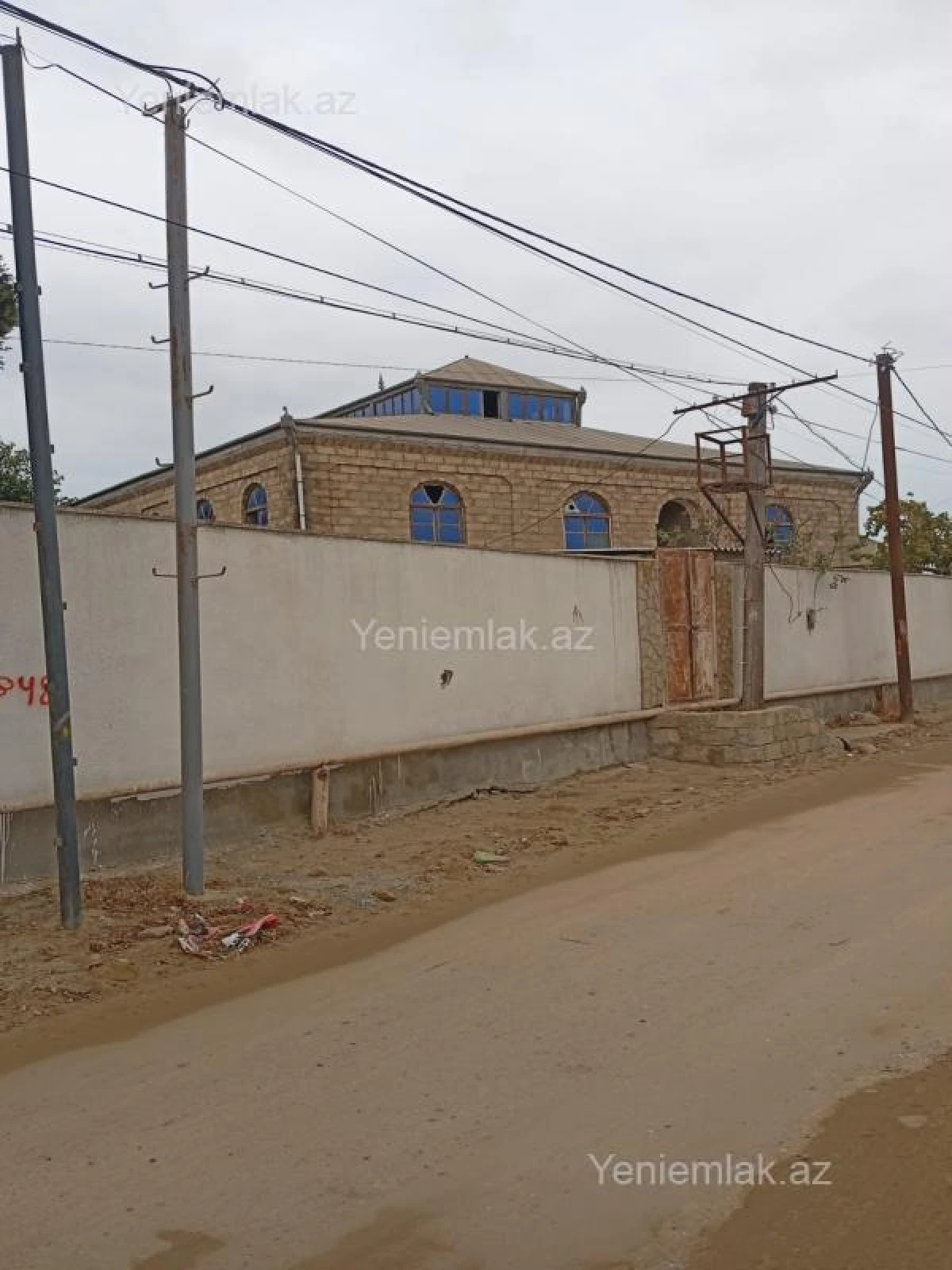 Satılır 9 otaqlı həyət evi 333 m²