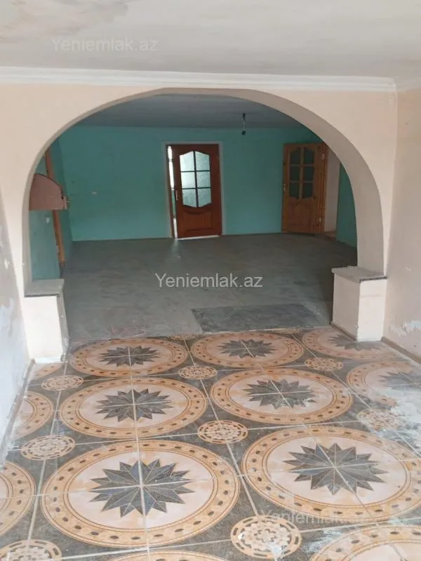 Satılır 9 otaqlı həyət evi 333 m²