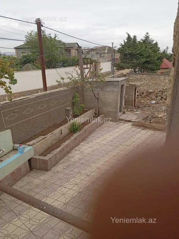 Satılır 9 otaqlı həyət evi 333 m²
