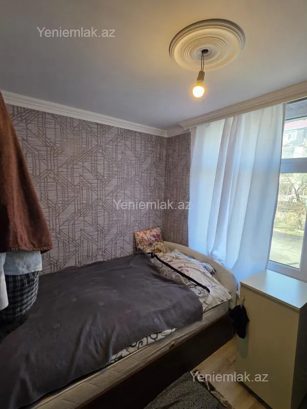Satılır 1 otaqlı köhnə tikili 36 m²