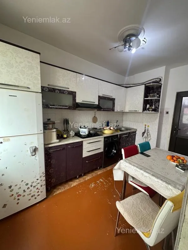 Satılır 2 otaqlı köhnə tikili 55 m²