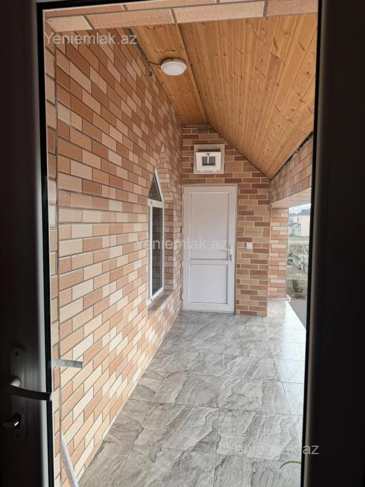 Satılır 6 otaqlı həyət evi 200 m²