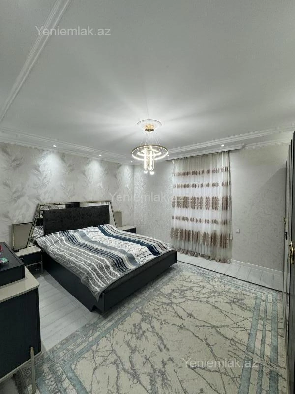 Satılır 6 otaqlı həyət evi 200 m²