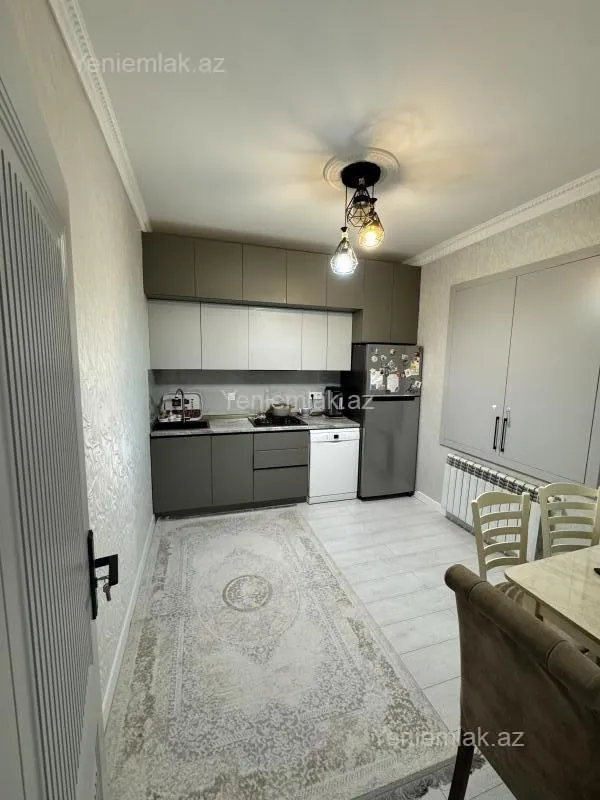 Satılır 6 otaqlı həyət evi 200 m²