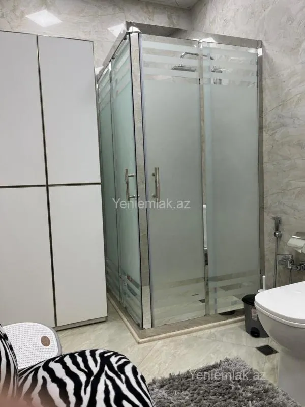 Satılır 4 otaqlı yeni tikili 230 m²