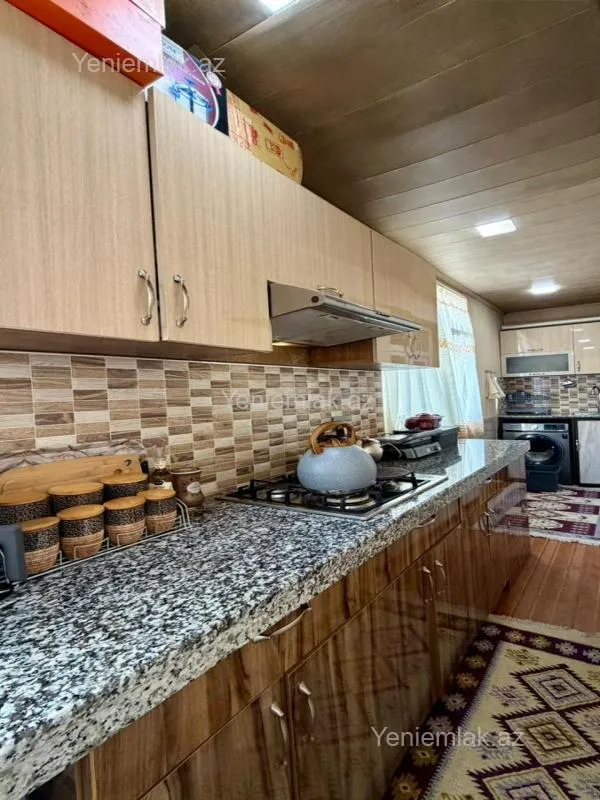 Satılır 3 otaqlı köhnə tikili 70 m²