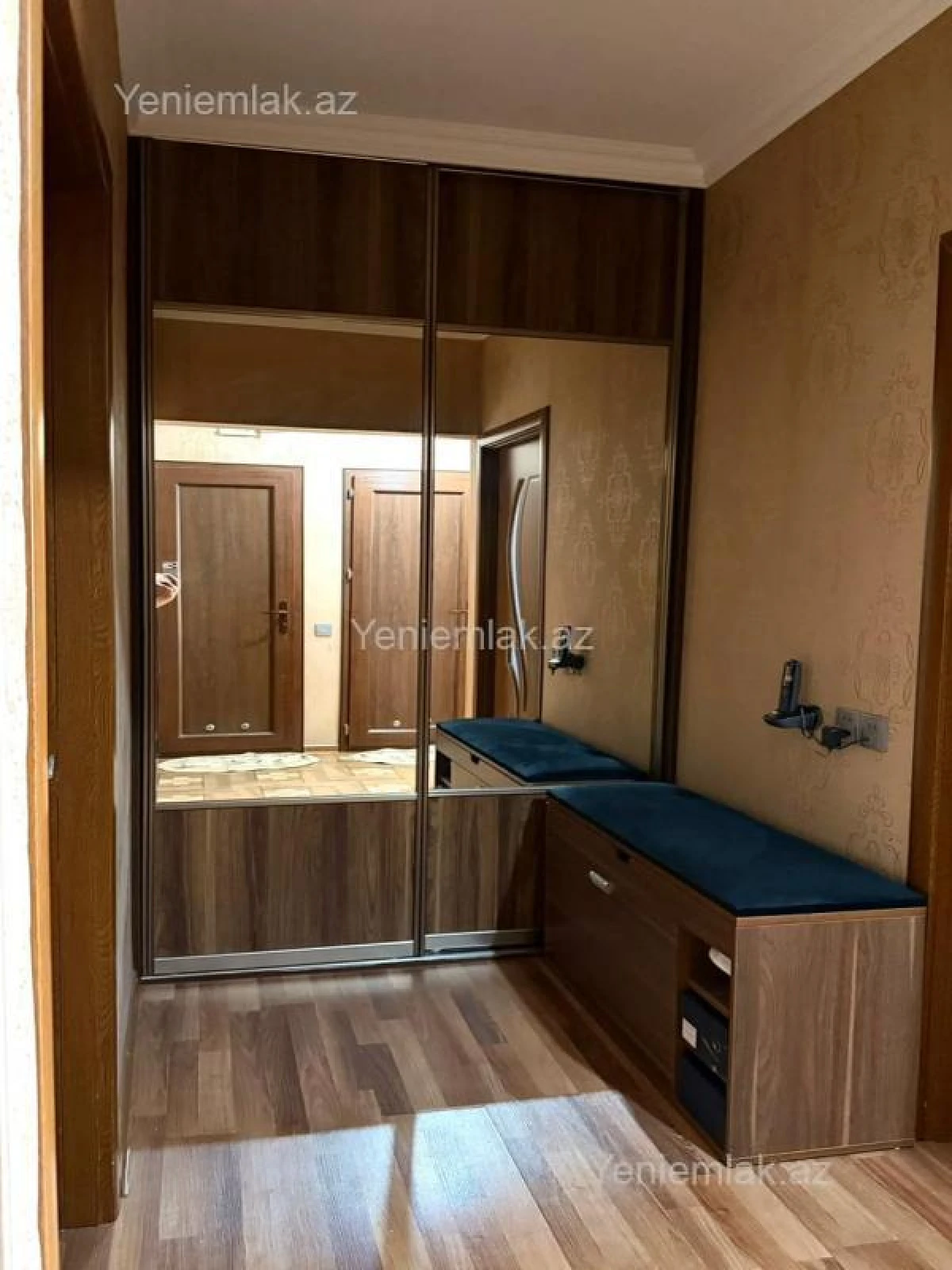 Satılır 3 otaqlı köhnə tikili 70 m²