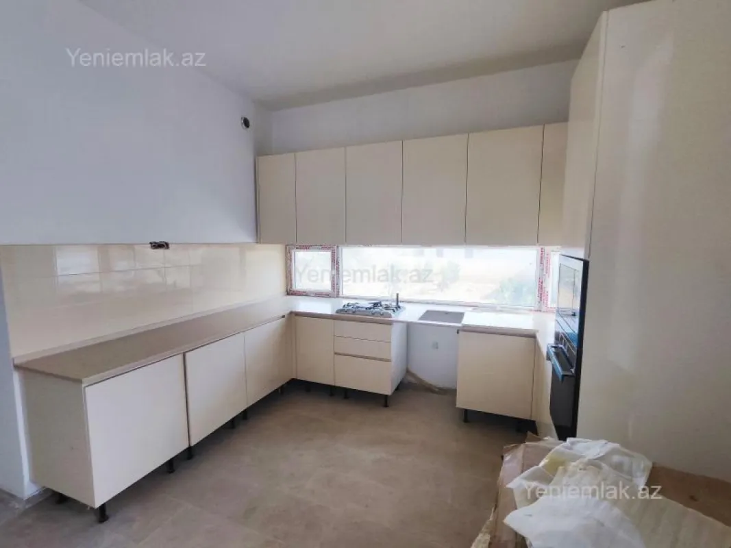 Satılır 6 otaqlı həyət evi 450 m²