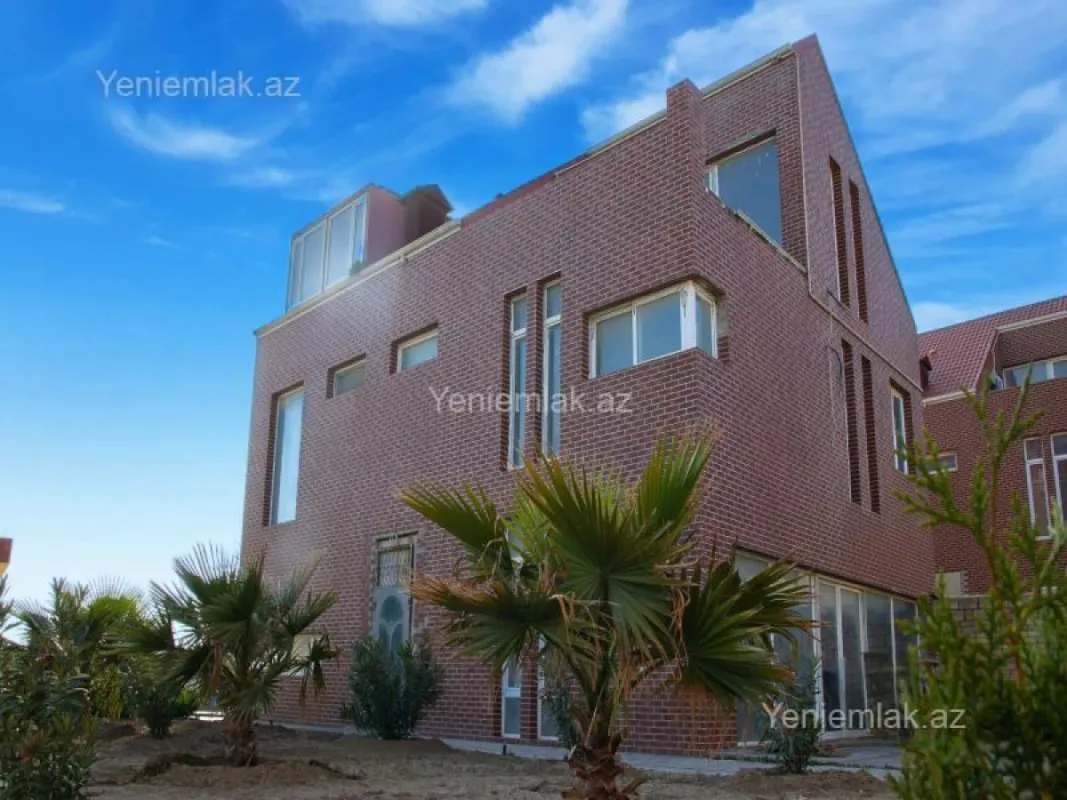 Satılır 6 otaqlı həyət evi 450 m²