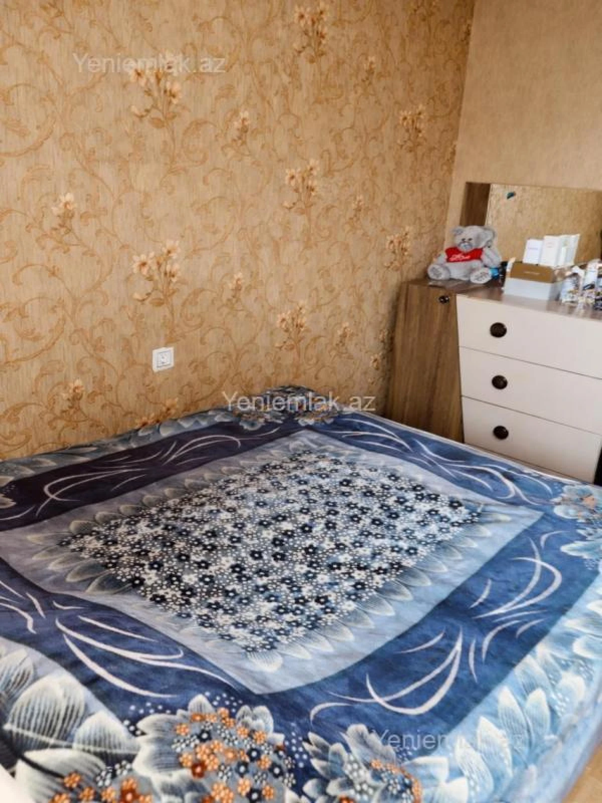 Satılır 2 otaqlı köhnə tikili 70 m²