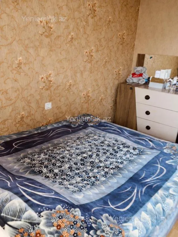 Satılır 2 otaqlı köhnə tikili 70 m²