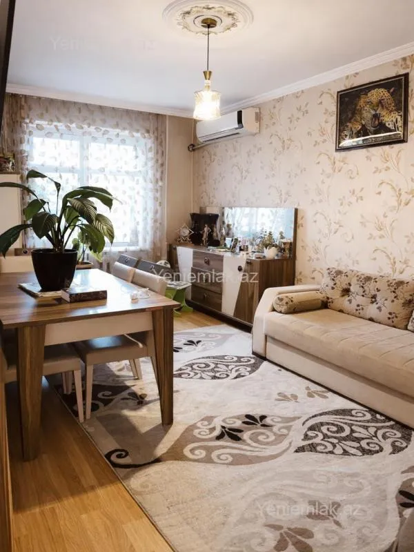 Satılır 2 otaqlı köhnə tikili 70 m²