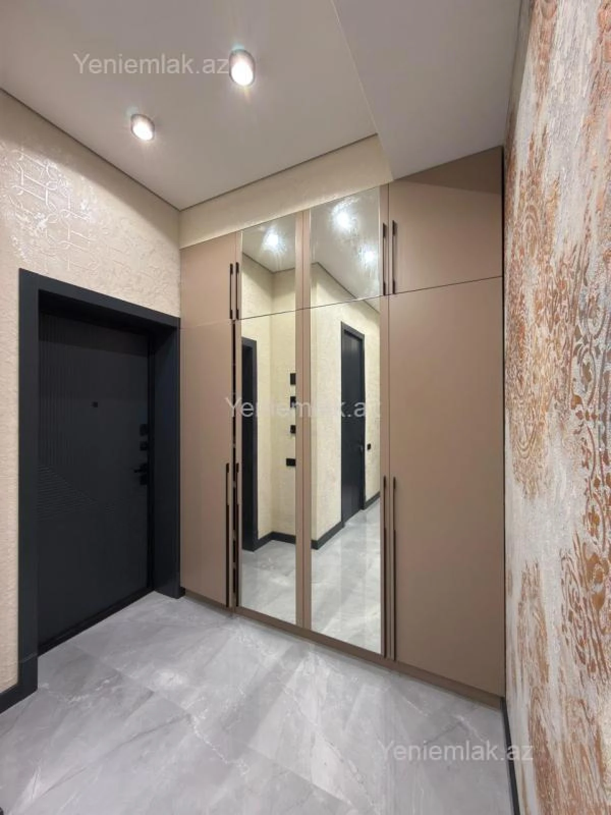 Satılır 3 otaqlı yeni tikili 143 m²