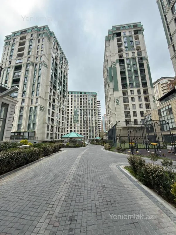 Satılır 3 otaqlı yeni tikili 143 m²