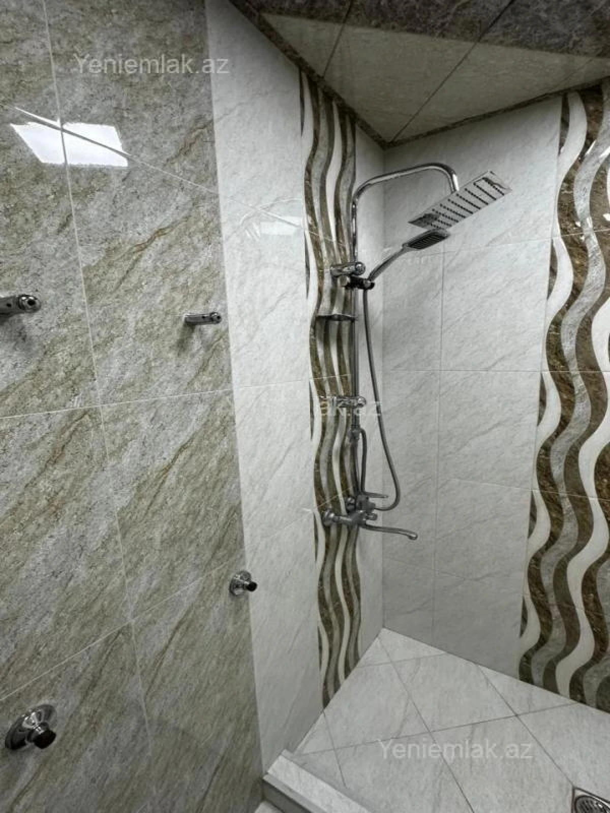 Satılır 2 otaqlı köhnə tikili 43 m²