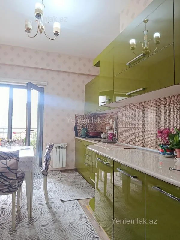 Satılır 2 otaqlı yeni tikili 100 m²