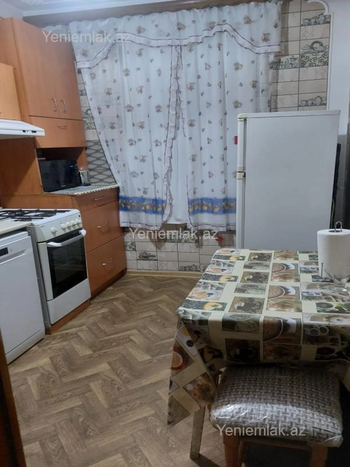 Satılır 2 otaqlı köhnə tikili 60 m²
