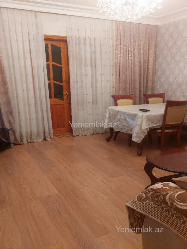 Satılır 2 otaqlı köhnə tikili 60 m²