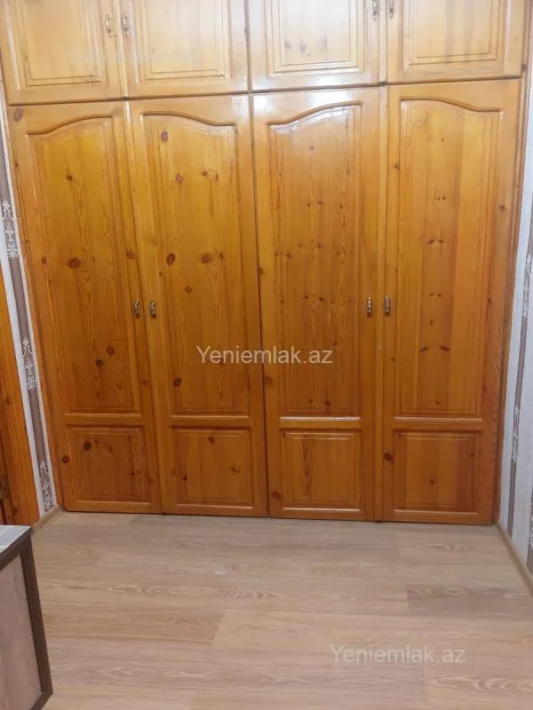 Satılır 2 otaqlı köhnə tikili 60 m²