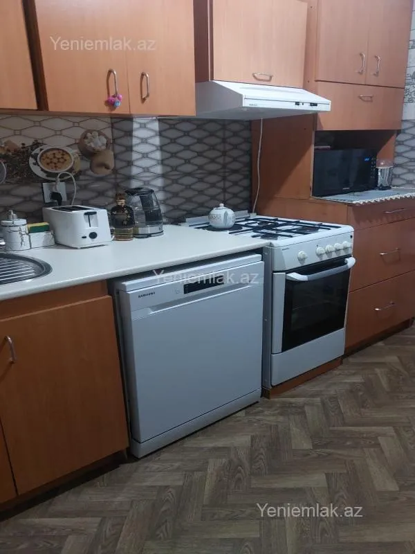 Satılır 2 otaqlı köhnə tikili 60 m²