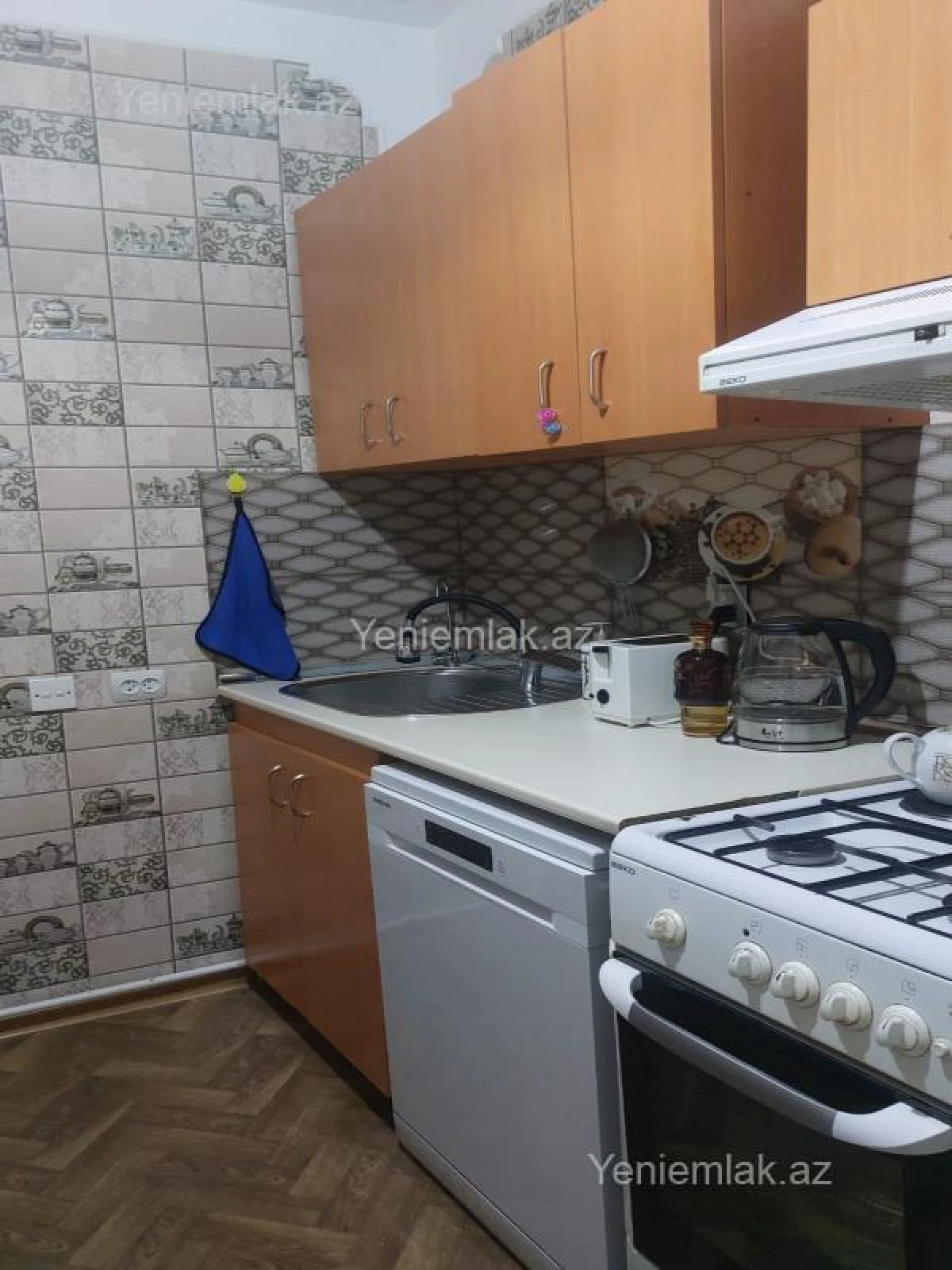 Satılır 2 otaqlı köhnə tikili 60 m²