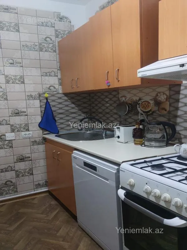 Satılır 2 otaqlı köhnə tikili 60 m²