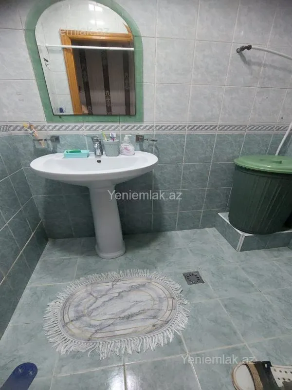 Satılır 2 otaqlı köhnə tikili 60 m²