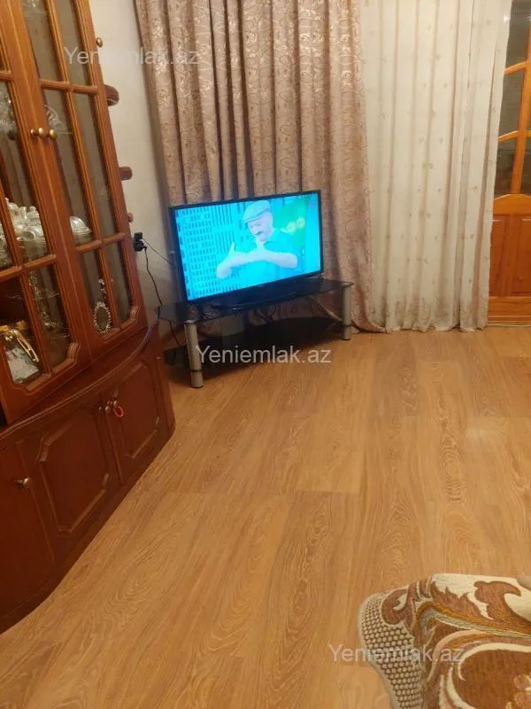Satılır 2 otaqlı köhnə tikili 60 m²