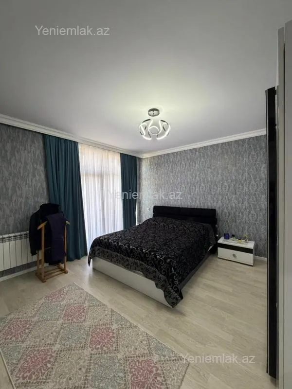 Satılır 4 otaqlı həyət evi 140 m²